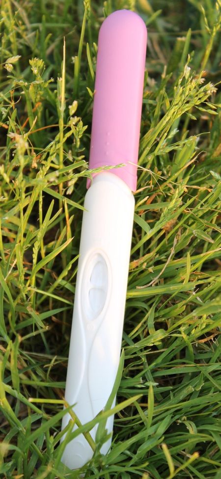 七宗罪测试 App 结果页，七项分数以横向条形图排列，最高一项用紫色高亮标出主罪，下方是分段解读文字
